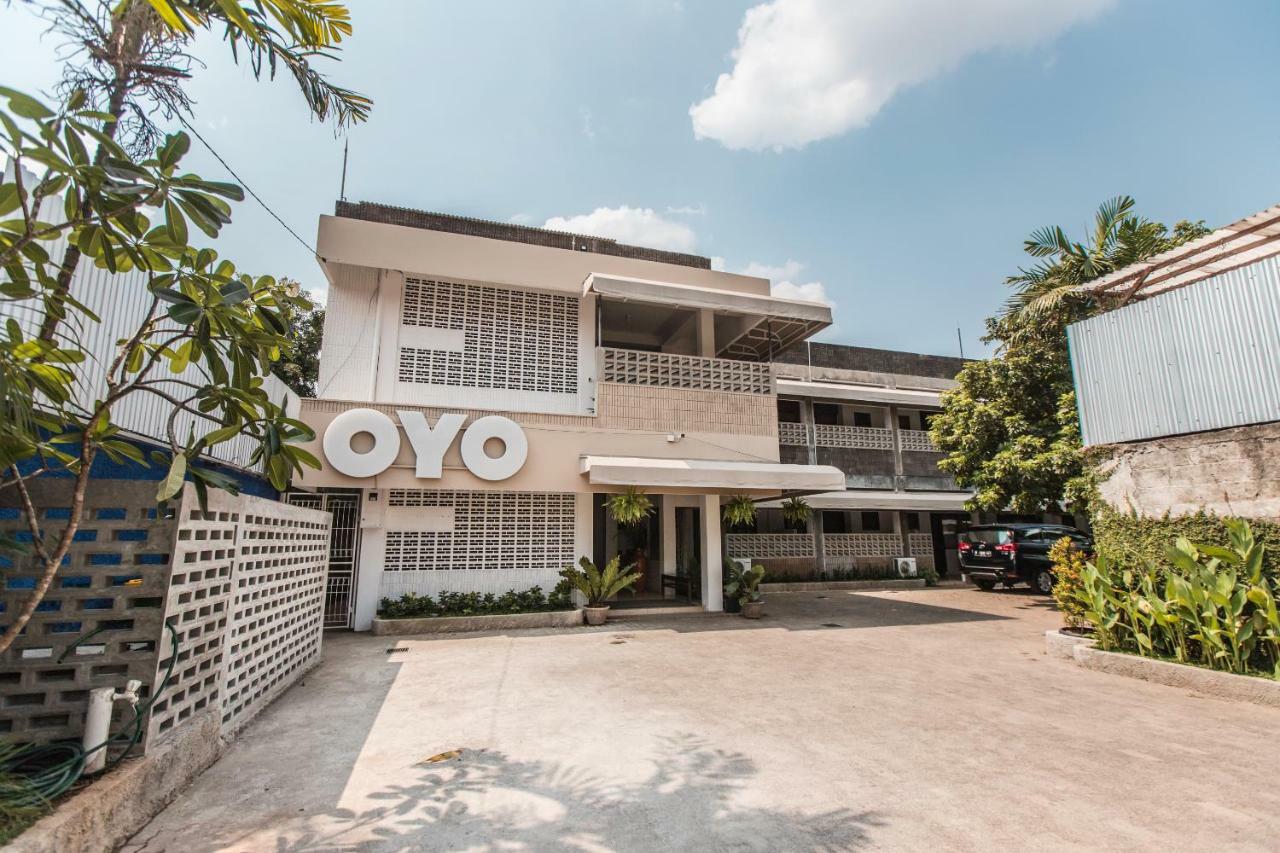 Oyo 1001 Pulo Art Space Near Ciranjang Ent Hospital Giacarta Esterno foto
